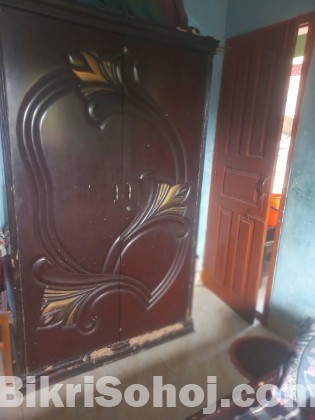 wood Almari